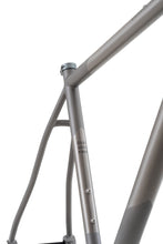 Laden Sie das Bild in den Galerie-Viewer, Double Ace Titanium GRAVEL | Komplettrad Standard Raw (Gebürstet/Sandgestrahlt)