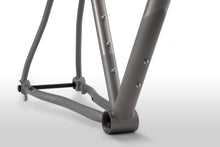 Laden Sie das Bild in den Galerie-Viewer, Double Ace Titanium GRAVEL | Komplettrad Standard Raw (Gebürstet/Sandgestrahlt)