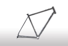 Laden Sie das Bild in den Galerie-Viewer, Double Ace Titanium GRAVEL | Komplettrad Standard Raw (Gebürstet/Sandgestrahlt)