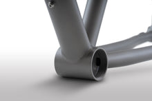 Laden Sie das Bild in den Galerie-Viewer, Double Ace Titanium GRAVEL | Individuelles Cerakote-Rahmenset (Schwarzer Samt/Sandstrahlen)