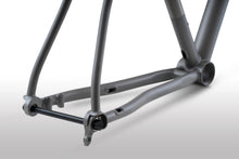 Laden Sie das Bild in den Galerie-Viewer, Double Ace Titanium GRAVEL | Standard RAW Finish Frame-set (Brushed/Sandblast)