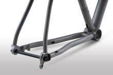 Laden Sie das Bild in den Galerie-Viewer, Double Ace Titanium GRAVEL | GRX820 1*12 Complete Bike Standard Raw  (Brushed/Sandblast)