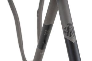 GRAVEL Titane Double Ace | Cadre Cerakote personnalisé (velours noir/sablage) 