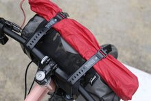 Laden Sie das Bild in den Galerie-Viewer, XTOURING Handlebar Bag System (Handlebar Harness+Dry bag) Honeycomb Iron Grey