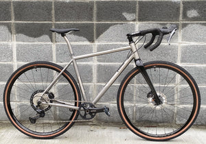 bequemes gravel bike Double Ace Titanium GRAVEL