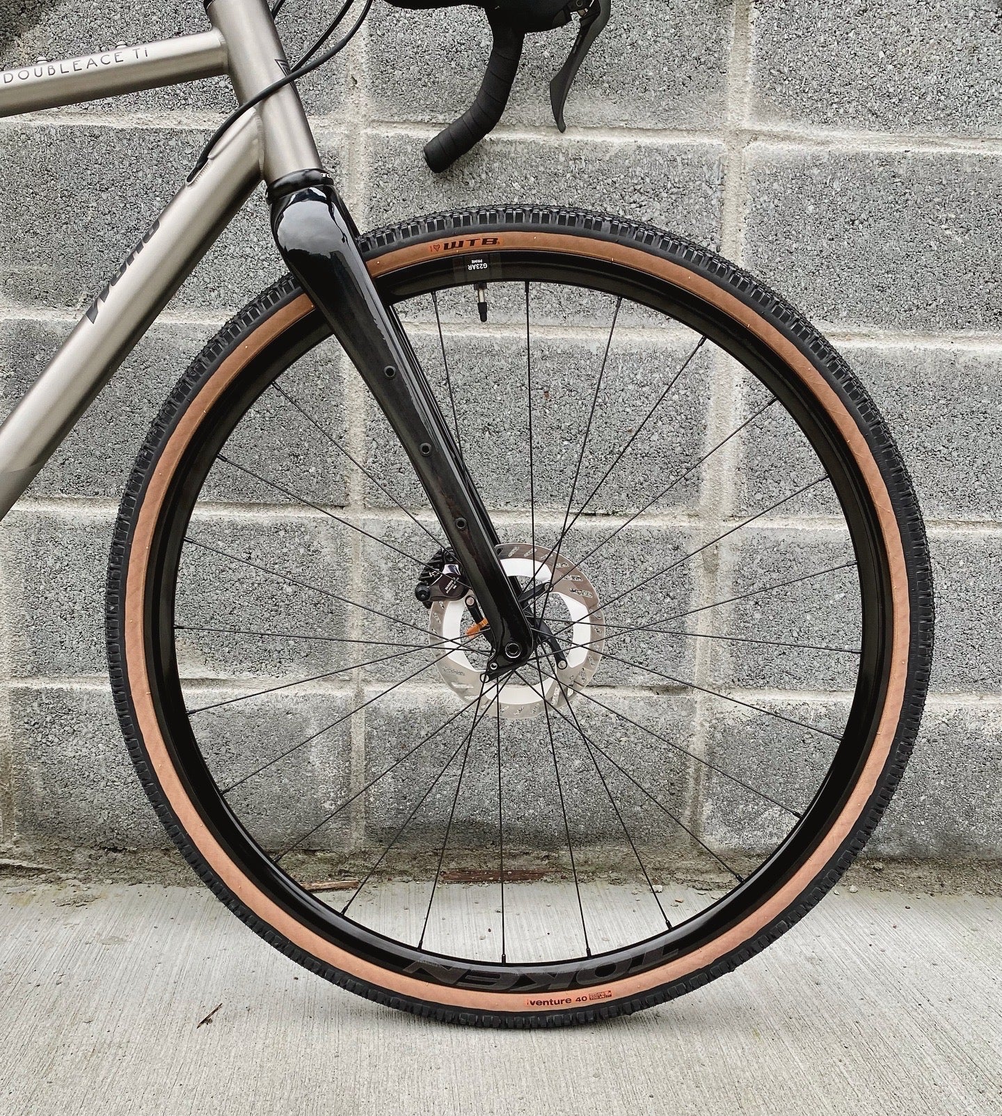 Double Ace Titanium GRAVEL