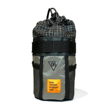 Laden Sie das Bild in den Galerie-Viewer, XTOURING Almighty Getränkehalter Wabenmuster Eisengrau