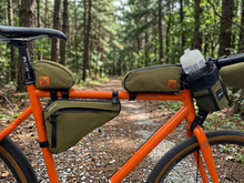 Cargar imagen en el visor de la galería, XTOURING Bolsa de Tubo Superior Moss Green | Cordura®