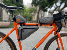 Charger l'image dans la galerie, Sac de cadre triangulaire XTOURING nid d'abeille gris fer