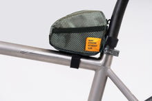 Cargar imagen en el visor de la galería, XTOURING Top Tube Bag Mini Honeycomb Iron Grey