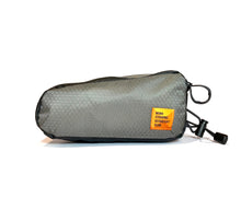 Cargar imagen en el visor de la galería, XTOURING Bolsa de Tubo Superior - Honeycomb Iron Grey
