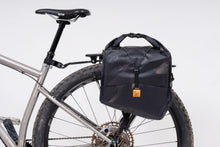 Laden Sie das Bild in den Galerie-Viewer, XTOURING Bikepacking UL Pannier Cyber-Camo Diamond Black