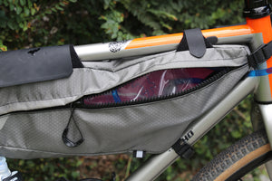 Sac de cadre XTOURING + ensemble d'hydratation avec réservoir PLATYPUS HOSER™